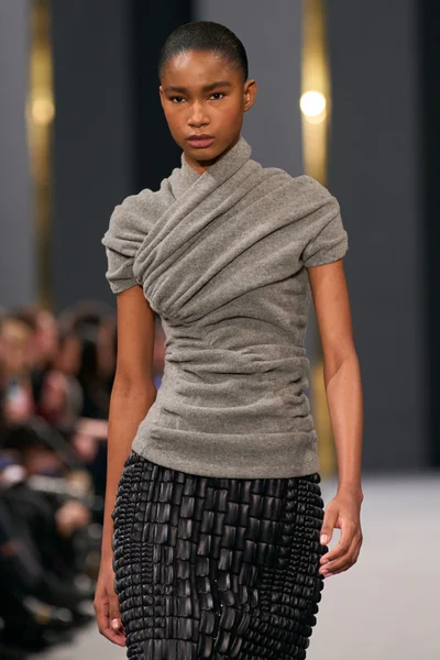Look 11